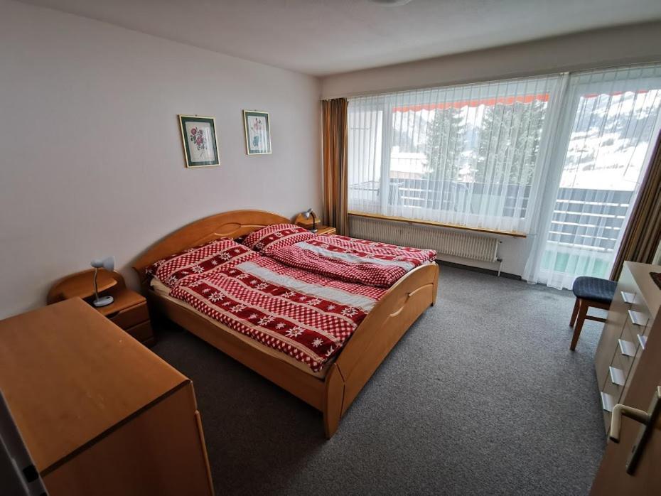 Apartments Haus Quelle Leukerbad Buitenkant foto
