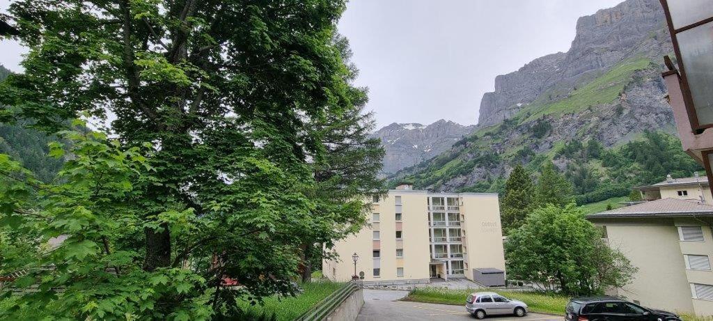 Apartments Haus Quelle Leukerbad Buitenkant foto