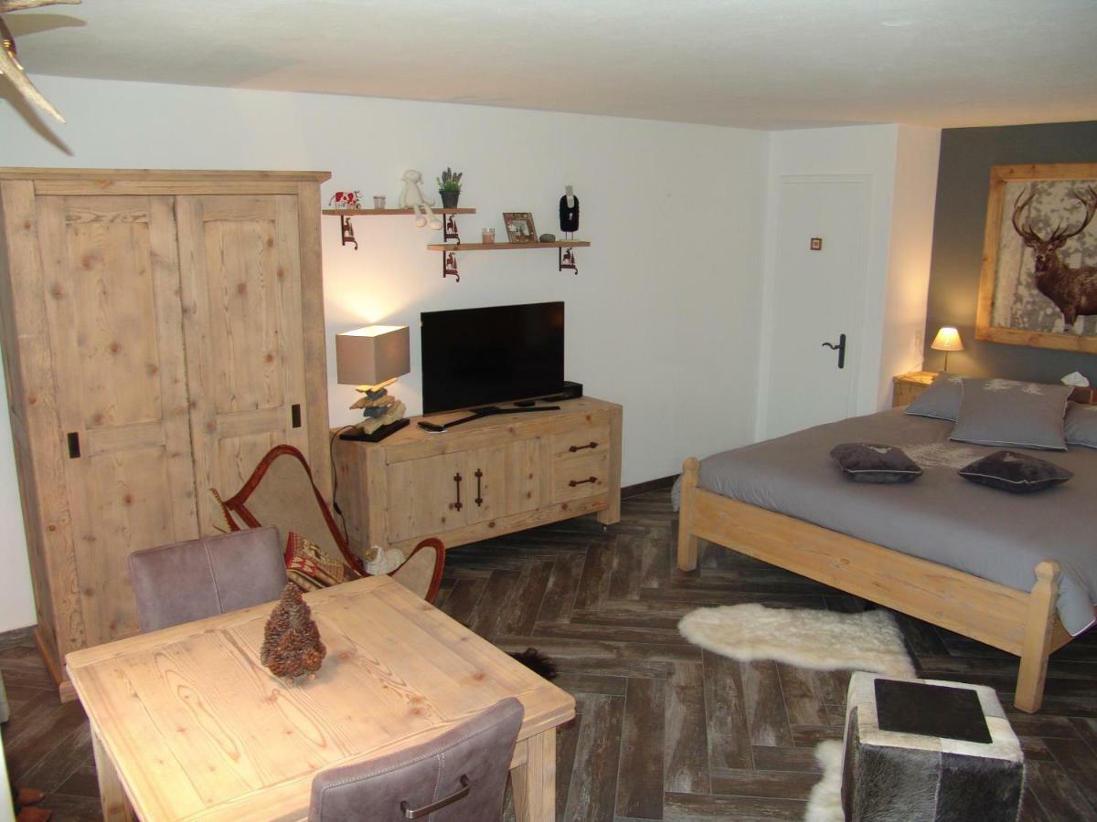 Apartments Haus Quelle Leukerbad Buitenkant foto